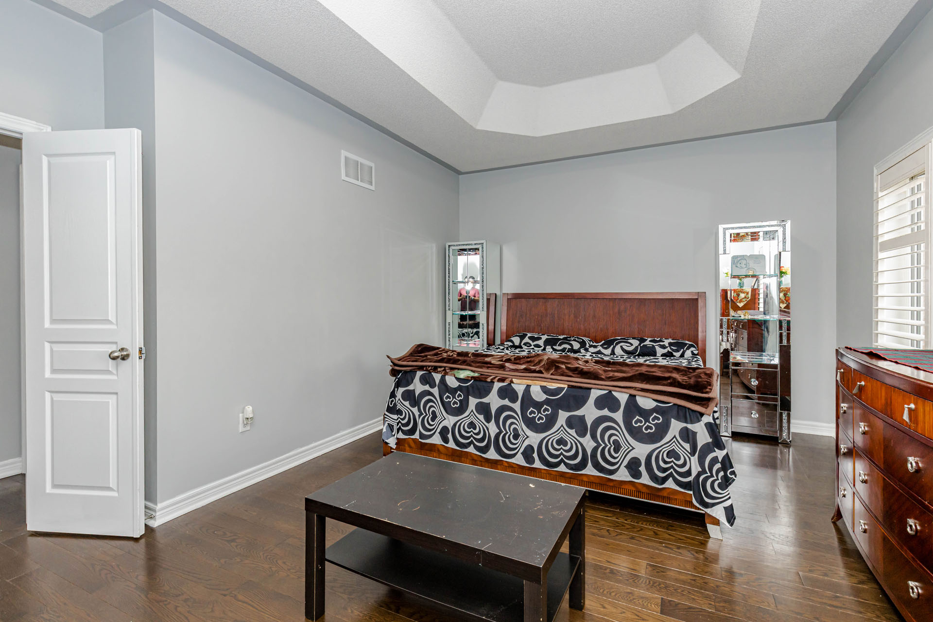 some caption here