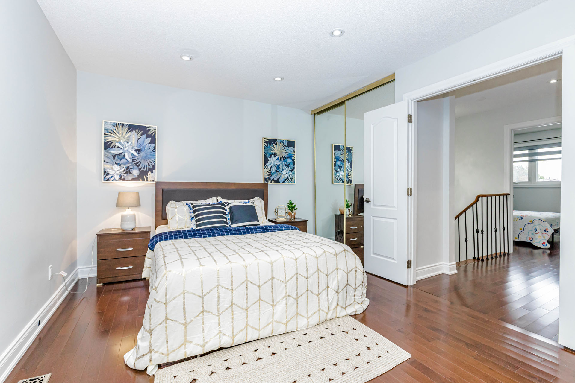 some caption here