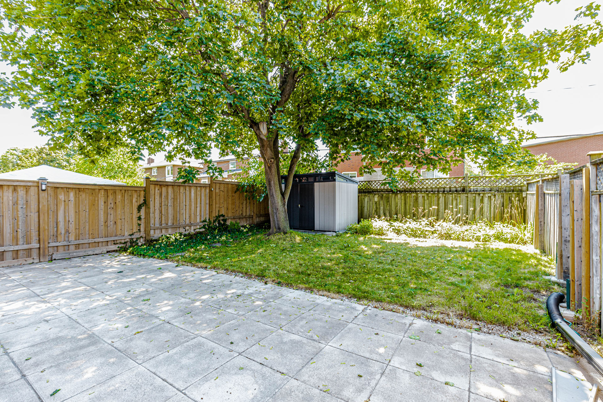 some caption here
