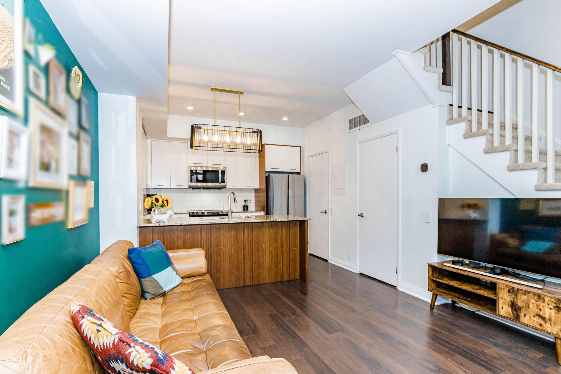 some caption here