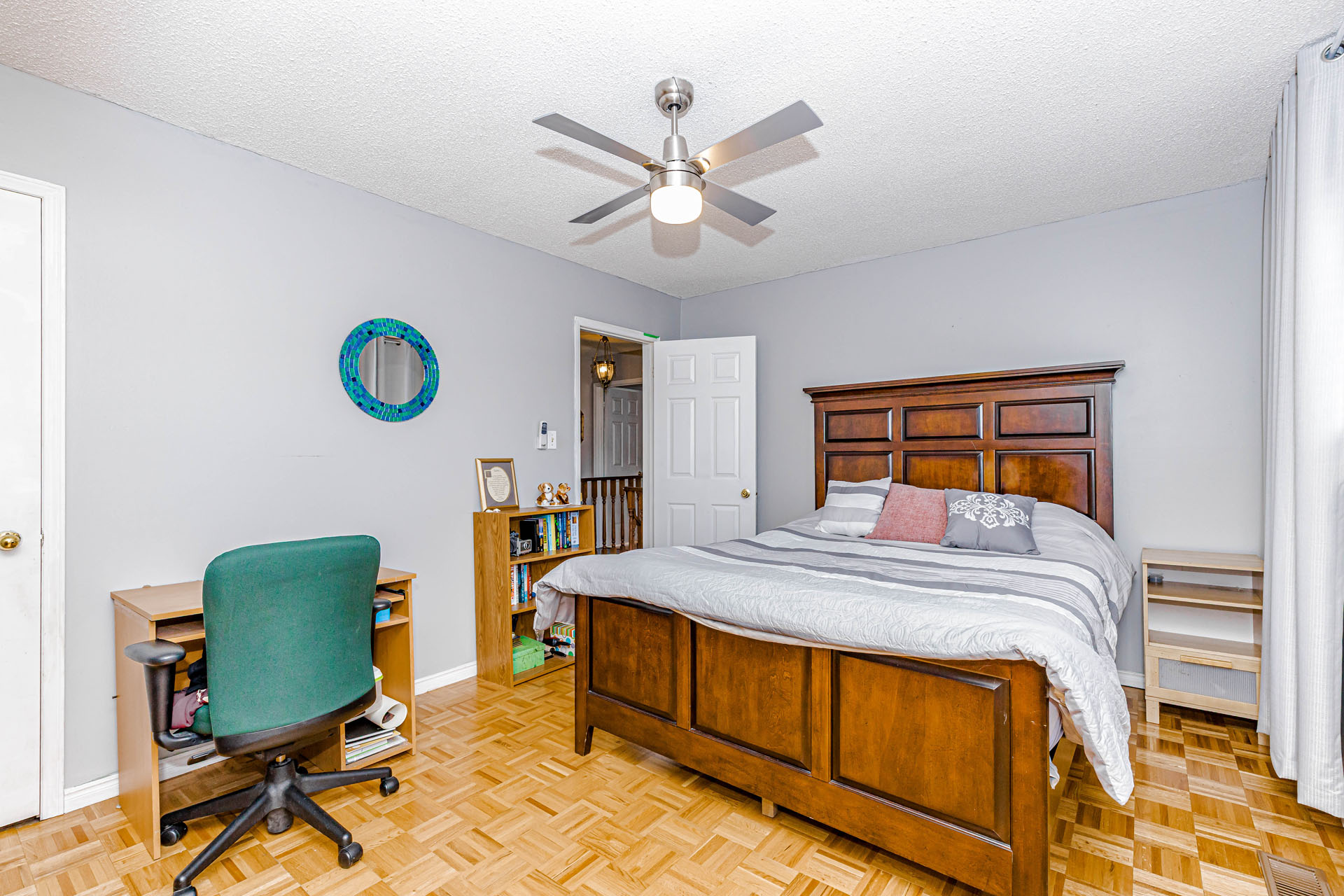 some caption here