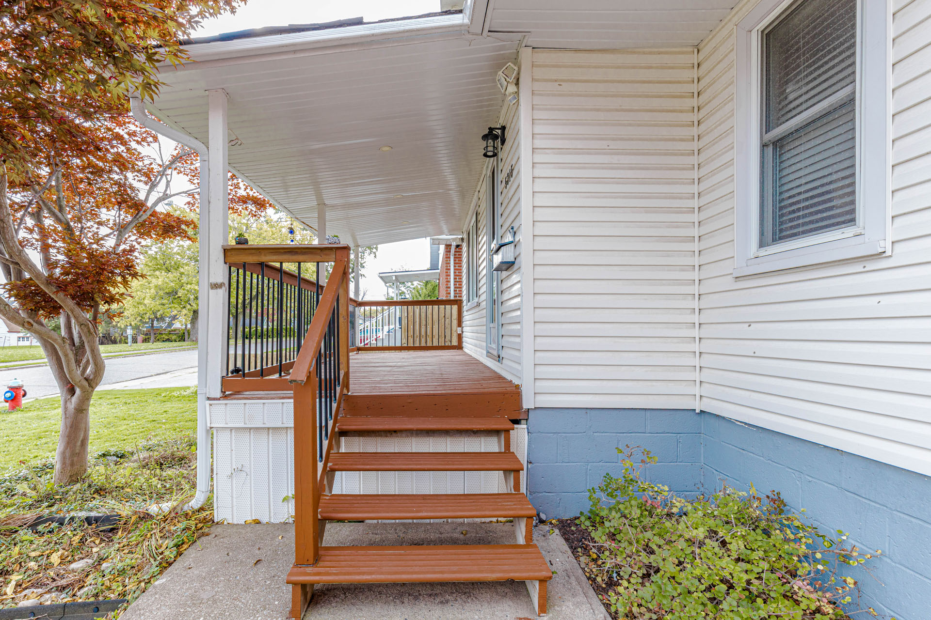 some caption here