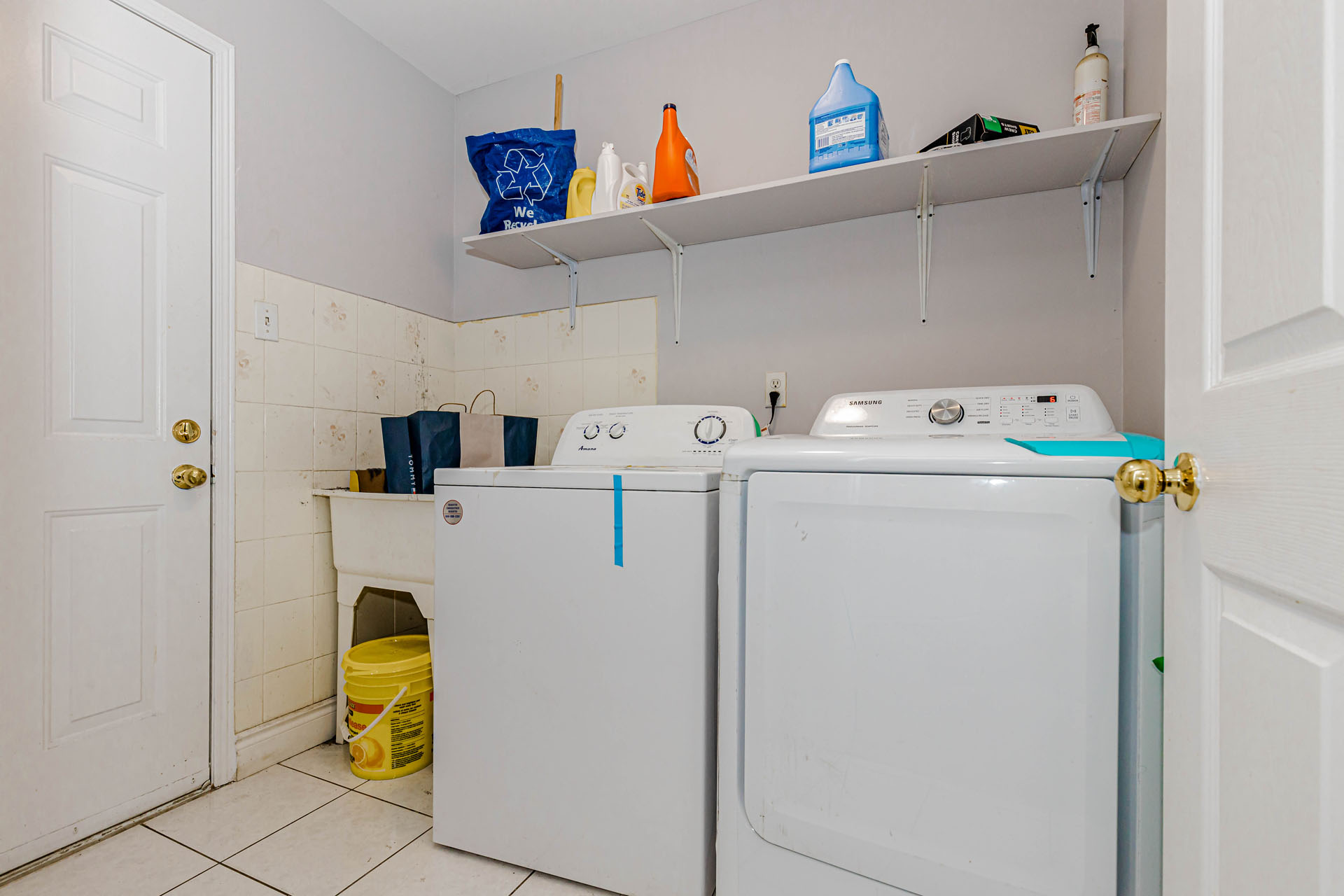 some caption here