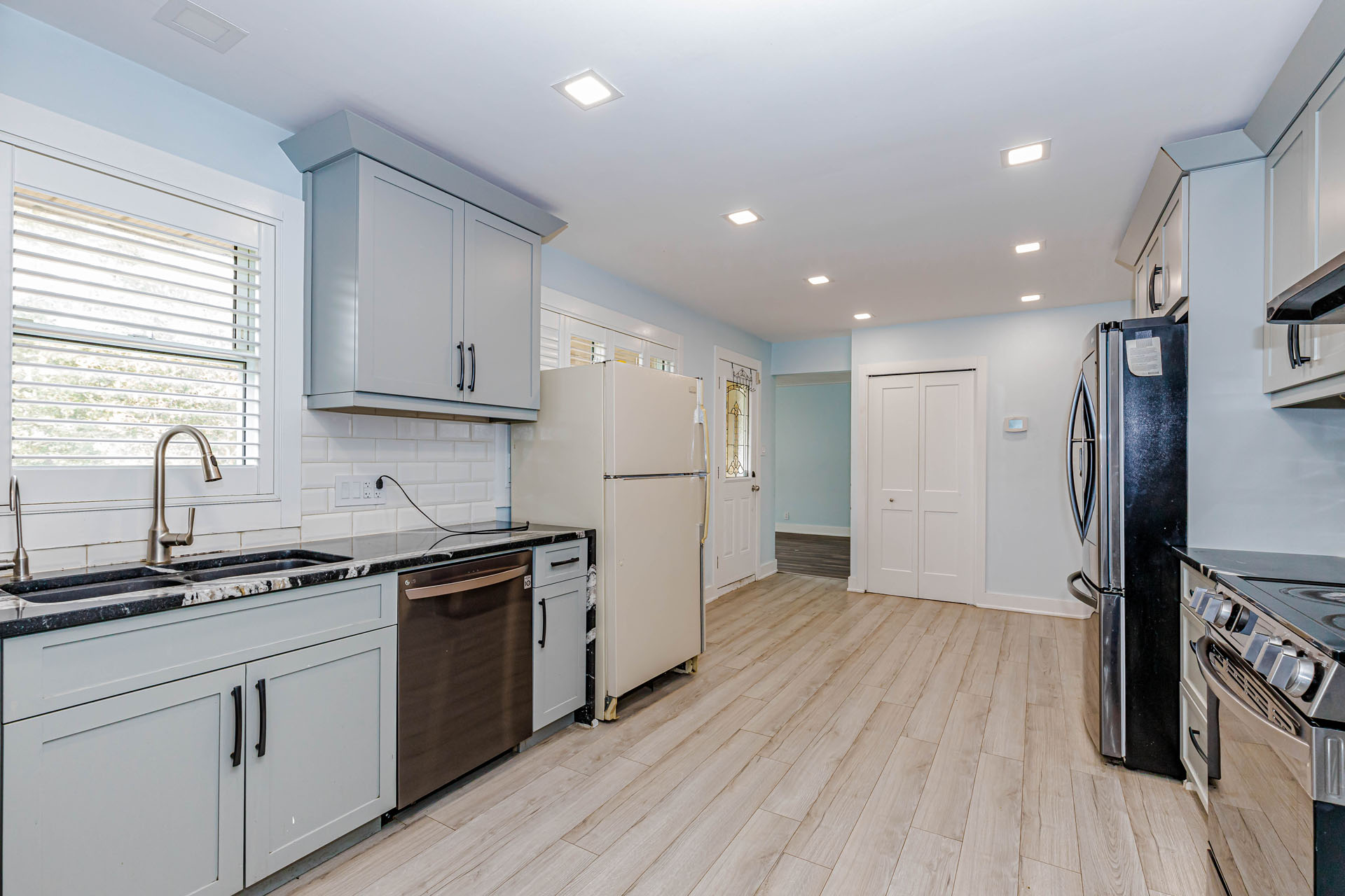 some caption here
